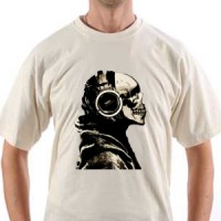  Skull and headphones