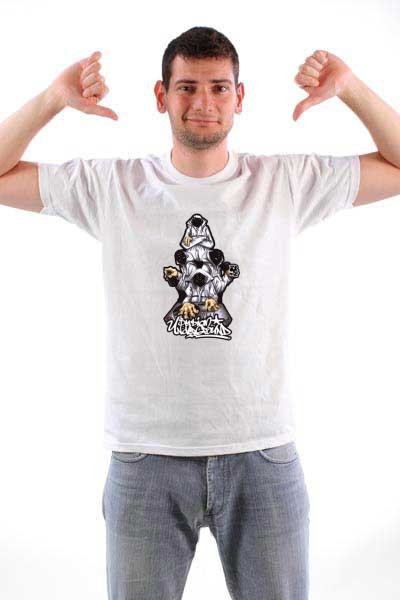 Serbian Underground / Majica za forum-portal serbianunderground.com.  Majice dolazi u beloj boji i crnoj boji, marke Fruit Of The Loom, cena majice je 890din. Radi se o obostranoj  &scaron;tampi na mu&scaron;ke i  ženske modele.  Po&scaron;tarina je 200 din. po koverti.Ako naručite jo&scaron; 2 majice pored forumske po&scaron;tarina je BESPLATNA.