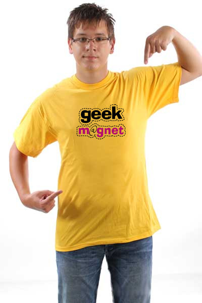 Geek magnet / Majica za dame koje privlače geekove.